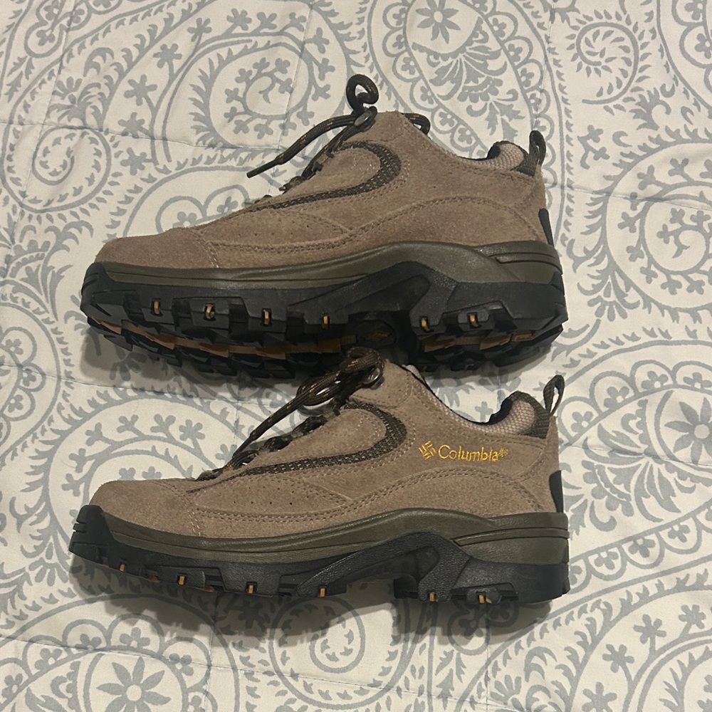 Columbia Men's Tan and Black Athletic Shoes
